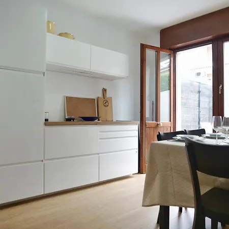 Lägenhet Casa Cipriano-appartamento A Due Passi Dal Mare
