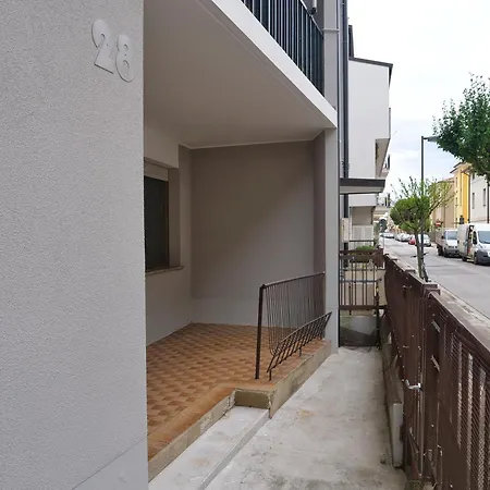 Lägenhet Casa Cipriano-appartamento A Due Passi Dal Mare Grado